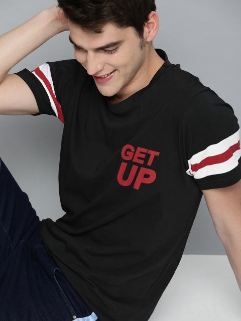 

HERE&NOW Men Black Solid Round Neck T-shirt With Printed Detail