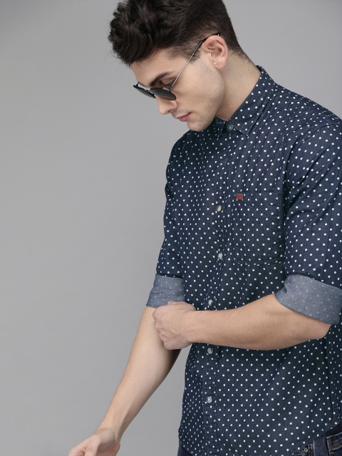 

Solid Styles Men Navy Blue Slim Fit Printed Casual Shirt