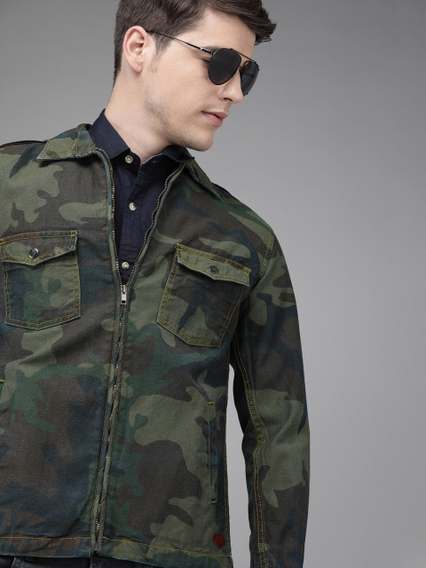 

Solid Styles Men Olive Green Camouflage Printed Denim Jacket