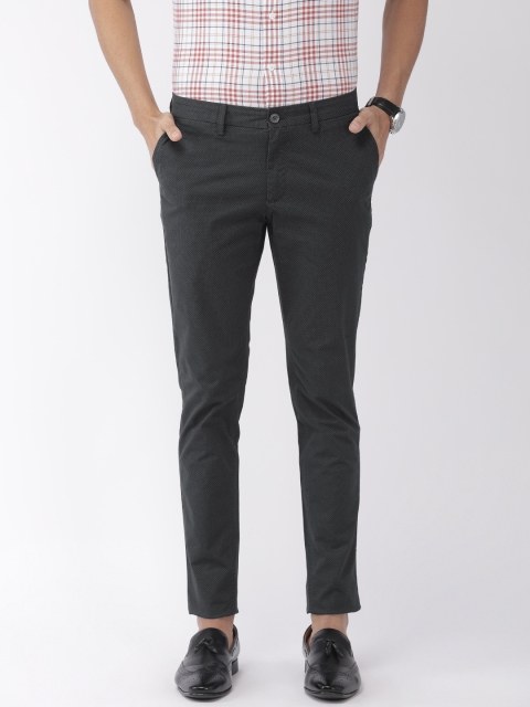 

Indian Terrain Men Black & Grey Brooklyn Slim Fit Printed Regular Trousers