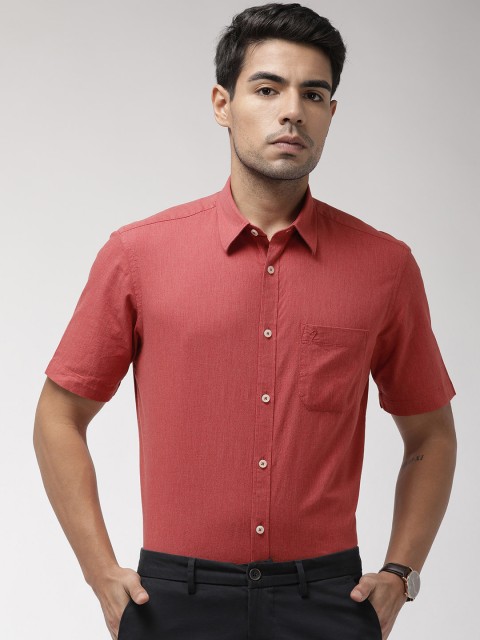 

Indian Terrain Men Red The Heathered Slim Fit Solid Smart Casual Shirt