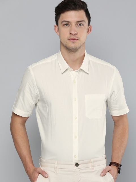 

Indian Terrain Men Off-White Slim Fit Solid Casual Shirt