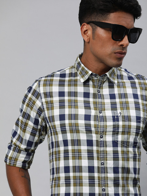 

Indian Terrain Men White & Navy Blue Slim Fit Checked Smart Casual Shirt