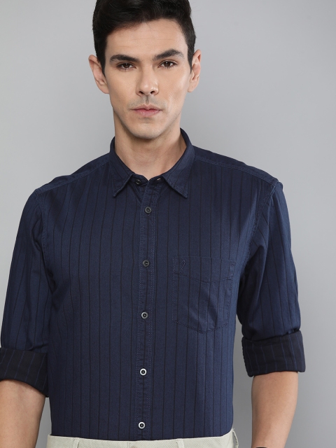 

Indian Terrain Men Blue Slim Fit Striped Casual Shirt