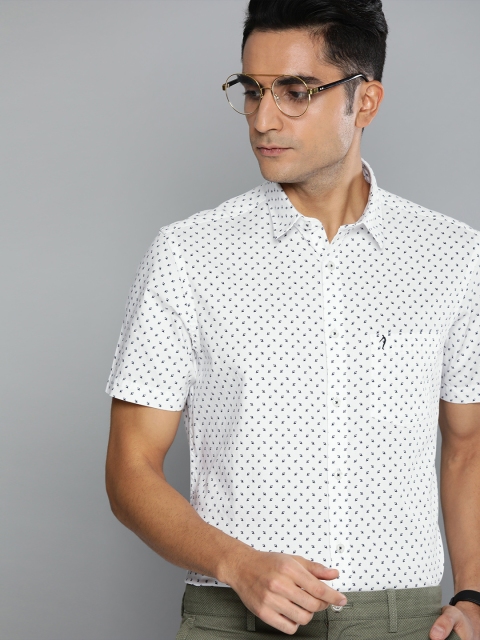 

Indian Terrain Men White & Navy Blue Slim Fit Printed Smart Casual Shirt