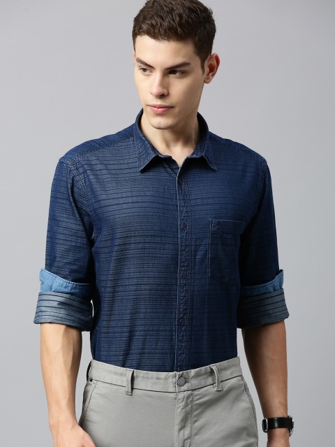 

Indian Terrain Men Navy Blue Regular Fit Striped Casual Shirt
