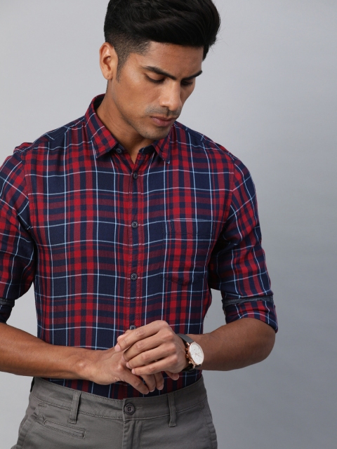 

Indian Terrain Men Red & Navy Blue Slim Fit Checked Smart Casual Shirt