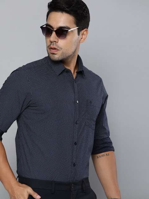 

Indian Terrain Men Navy Blue & White Slim Fit Printed Casual Shirt