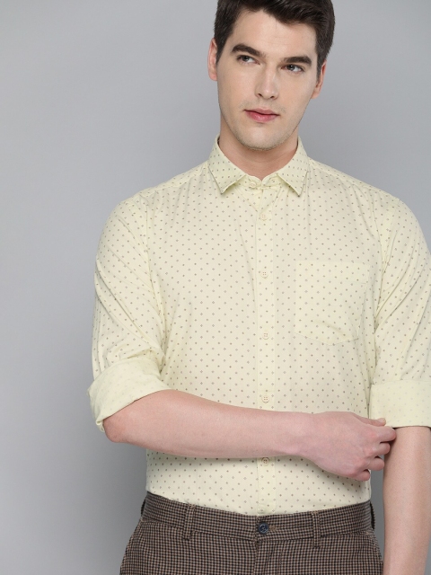 

Indian Terrain Men Yellow & Maroon Slim Fit Printed Casual Shirt