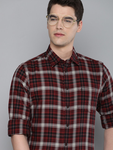 

Indian Terrain Men Maroon & White Slim Fit Checked Casual Shirt