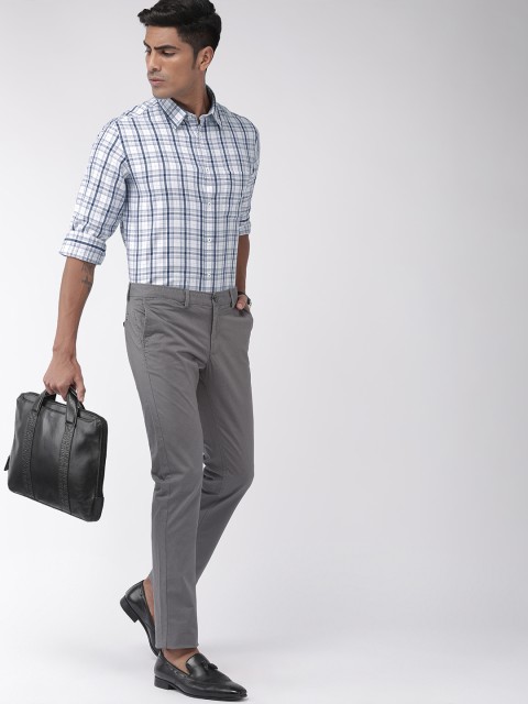 

Indian Terrain Men White & Navy Blue Slim Fit Checked Smart Casual Shirt