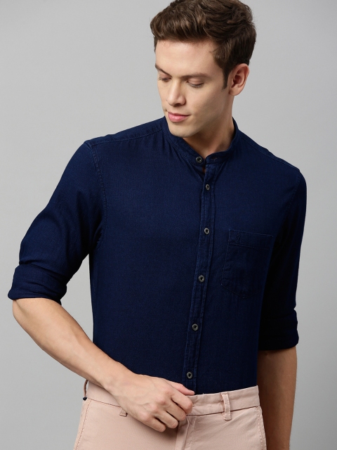 

Indian Terrain Men Navy Blue Chiseled Slim Fit Solid Casual Chambray Shirt