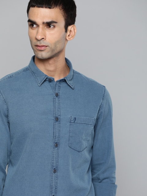 

Indian Terrain Men Blue Solid Pure Cotton Chiseled Fit Casual Shirt