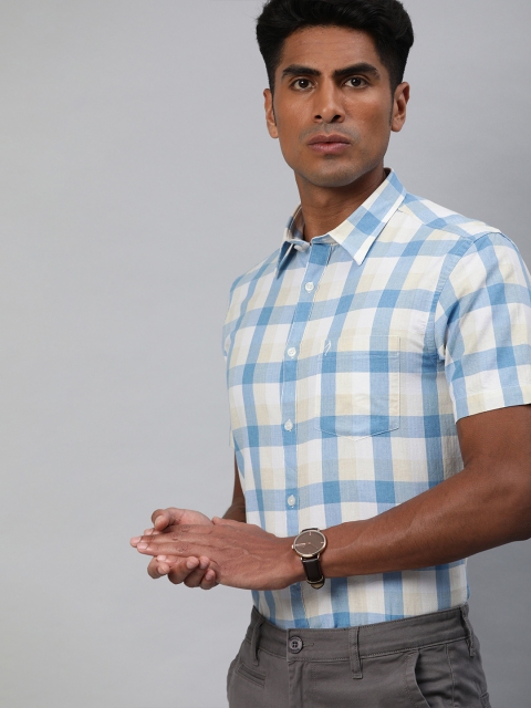 

Indian Terrain Men Blue & White Slim Fit Checked Casual Shirt