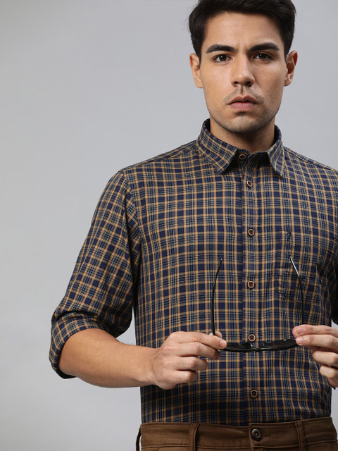 

Indian Terrain Men Navy Blue & Beige Slim Fit Checked Smart Casual Shirt