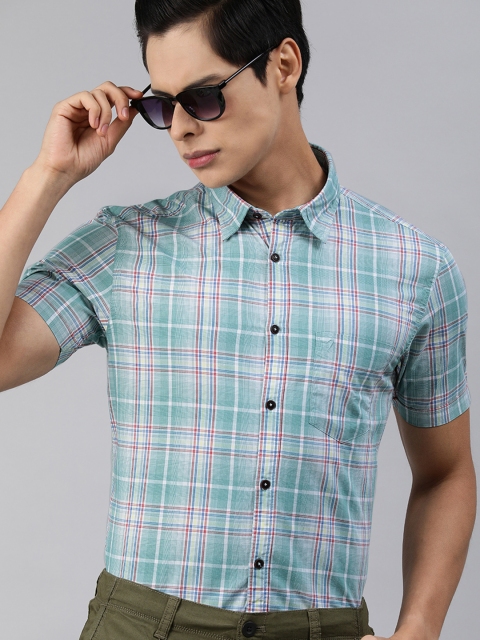 

Indian Terrain Men Green & White Chiseled Fit Checked Smart Casual Shirt