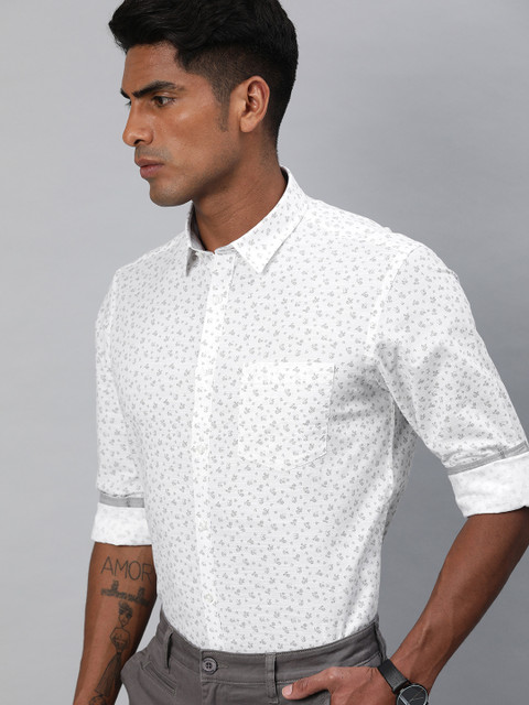 

Indian Terrain Men White & Grey Slim Fit Printed Smart Casual Shirt
