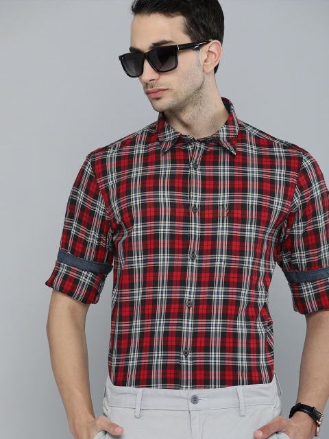 

Indian Terrain Men Red & White Slim Fit Checked Cotton Casual Shirt