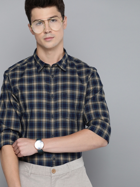 

Indian Terrain Men Khaki & Navy Blue Chiseled Fit Checked Shirt