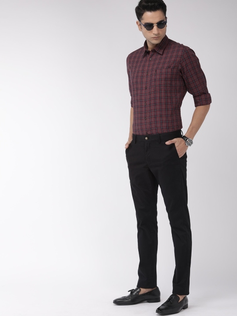 

Indian Terrain Men Burgundy & Black Slim Fit Checked Smart Casual Shirt