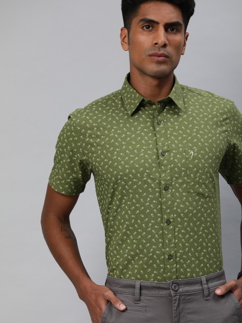 

Indian Terrain Men Olive Green & Off-White Slim Fit Ditsy Floral Printed Casual Shirt