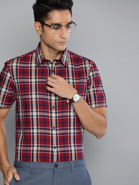 

Indian Terrain Men Red & Navy Blue Checked Slim Fit Smart Casual Shirt