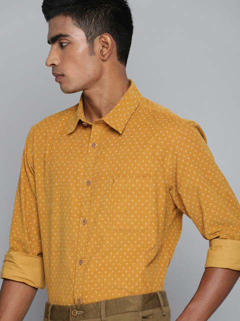 

Indian Terrain Men Mustard Yellow & Off-White Cotton Slim Micro Ditsy Print Corduroy Shirt