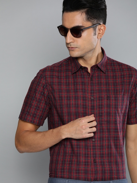 

Indian Terrain Men Burgundy & Blue Checked Slim Fit Smart Casual Shirt