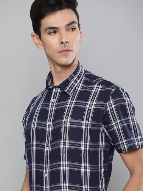 

Indian Terrain Men Navy Blue & White Slim Fit Checked Casual Shirt
