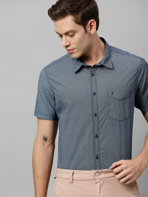 

Indian Terrain Men Blue & White Slim Fit Printed Smart Casual Shirt
