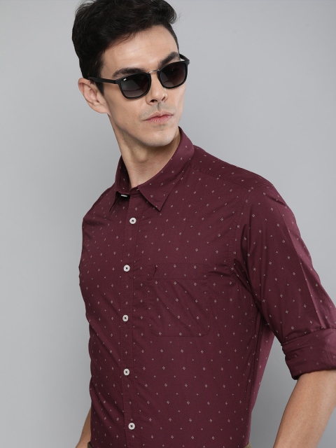 

Indian Terrain Men Burgundy Slim Fit Printed Smart Casual Shirt