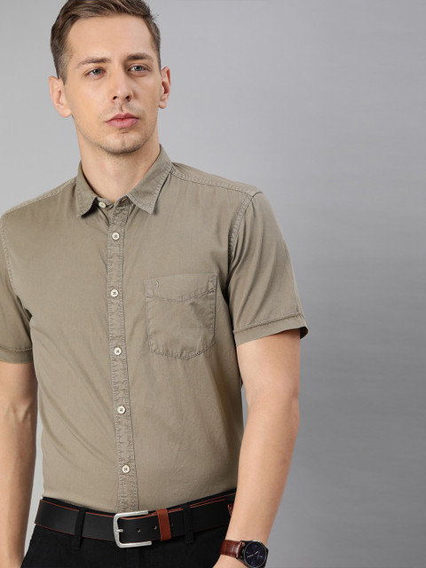 

Indian Terrain Men Grey Solid Cotton Slim Fit Smart Casual Shirt