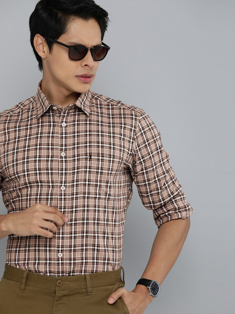 

Indian Terrain Men Brown & White Checked Casual Shirt