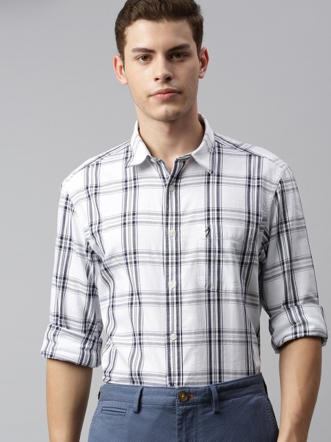 

Indian Terrain Men White & Black Slim Fit Checked Smart Casual Shirt