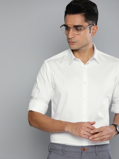 

Indian Terrain Men White Solid Slim Fit Smart Casual Shirt