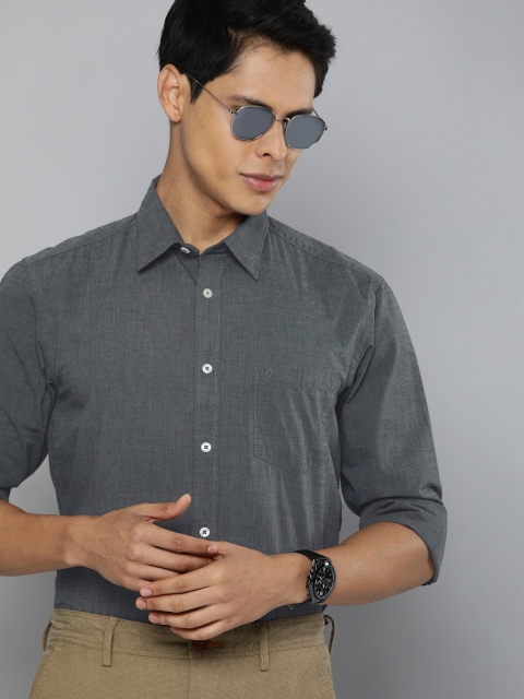 

Indian Terrain Men Charcoal Self Designed Formal Shirt, Grey