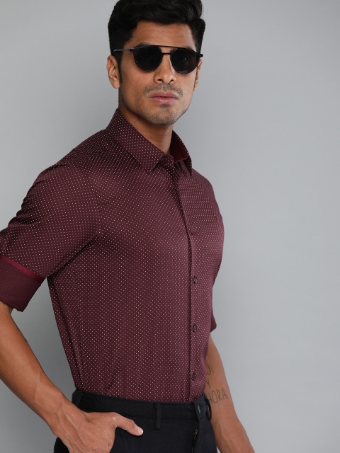 

Indian Terrain Men Burgundy & White Slim Fit Printed Smart Casual Shirt