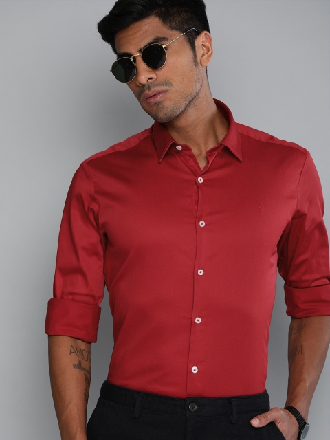 

Indian Terrain Men Red Slim Fit Solid Smart Casual Shirt