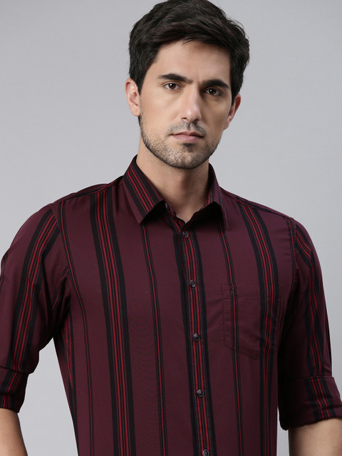 

Indian Terrain Men Burgundy & Black Regular Fit Striped Casual Shirt