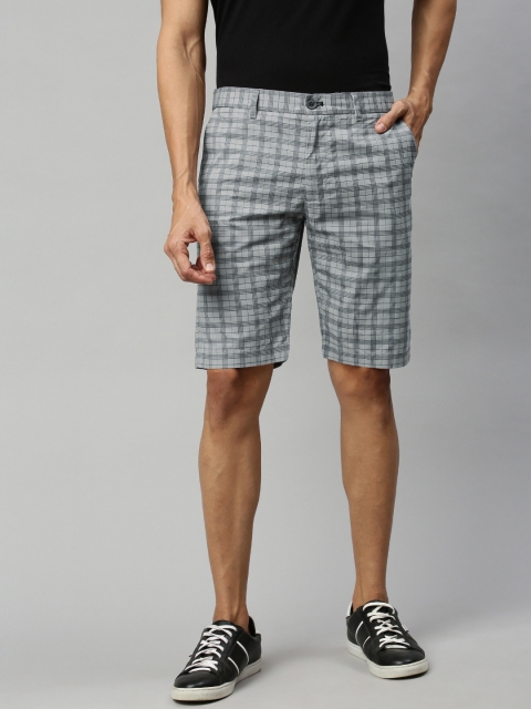 

Indian Terrain Men Grey Checked Slim Fit Chino Shorts