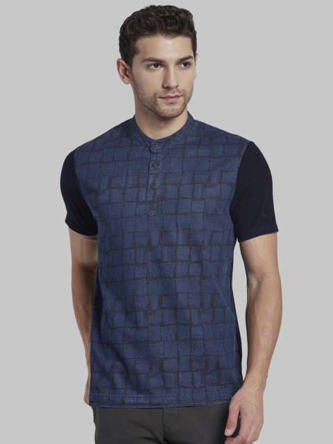 

Parx Men Navy Blue Self Design Henley Neck T-shirt