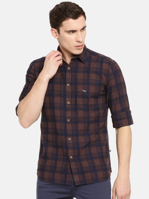 

Parx Men Brown & Navy Blue Slim Fit Checked Casual Shirt