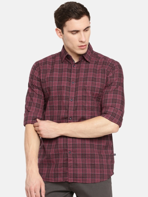 

Parx Men Maroon & Black Slim Fit Checked Casual Shirt