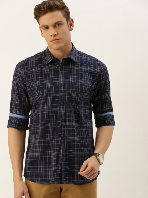 

Parx Men Navy Blue & Beige Slim Fit Checked Casual Shirt