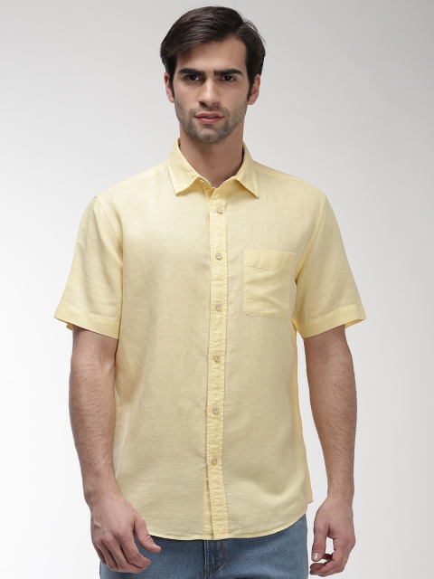 

Marks & Spencer Men Yellow Relaxed Regular Fit Solid Casual Shirt