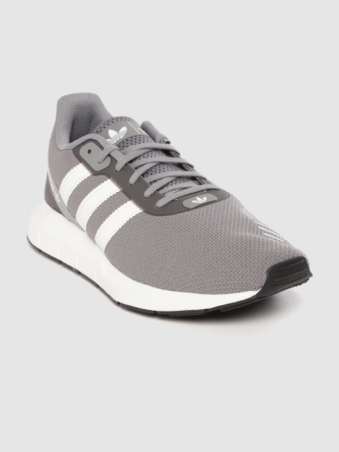 

ADIDAS Originals Men Grey Woven Design Swift Run RF Sneakers