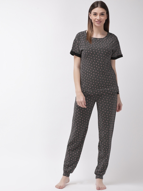

Marks & Spencer Women Black & White Printed Night suit