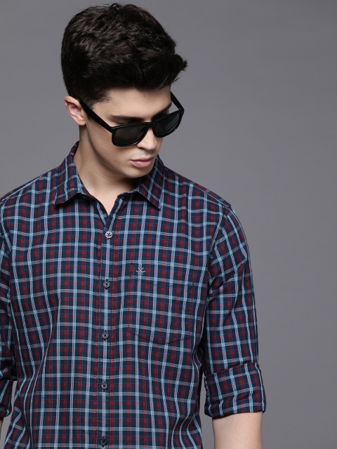 

WROGN Men Navy Blue & Red Slim Fit Checked Casual Shirt
