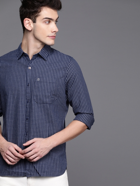 

WROGN Men Navy Blue & White Slim Fit Checked Casual Shirt