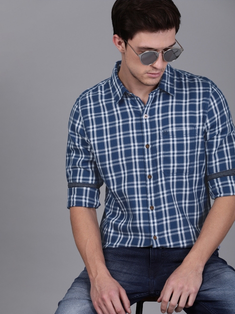 

WROGN Men Blue & White Slim Fit Checked Casual Shirt
